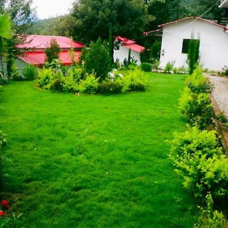 The Village Retreat Resort , Guptkashi Gupta Kāshi Exteriör bild