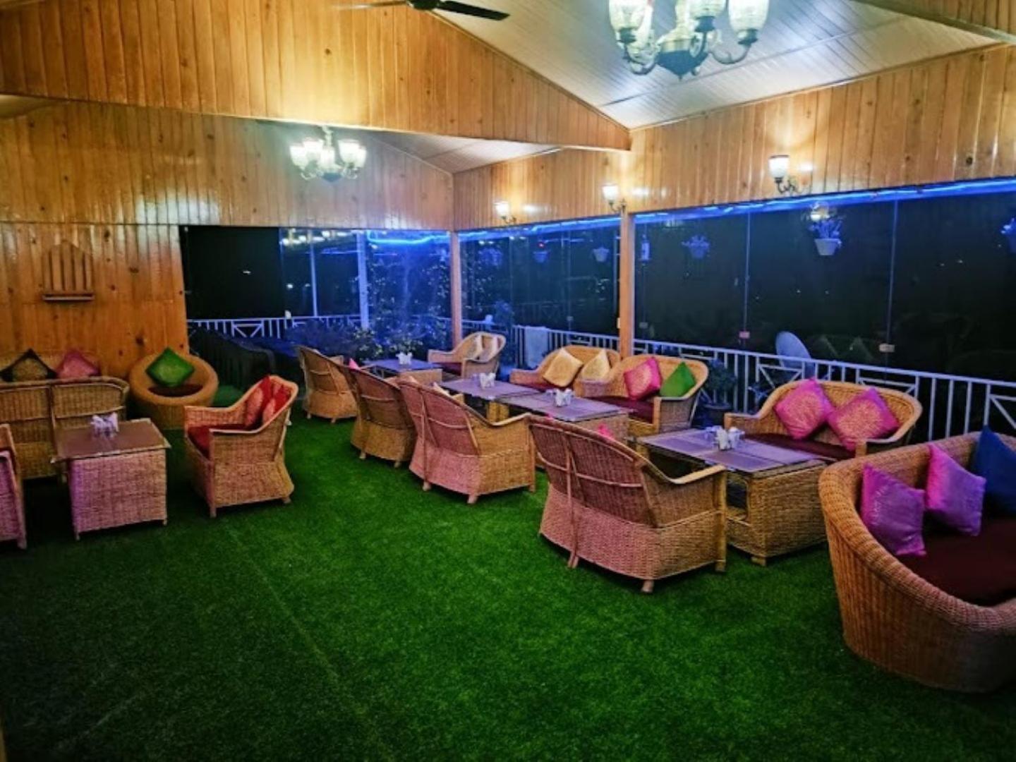 The Village Retreat Resort , Guptkashi Gupta Kāshi Exteriör bild