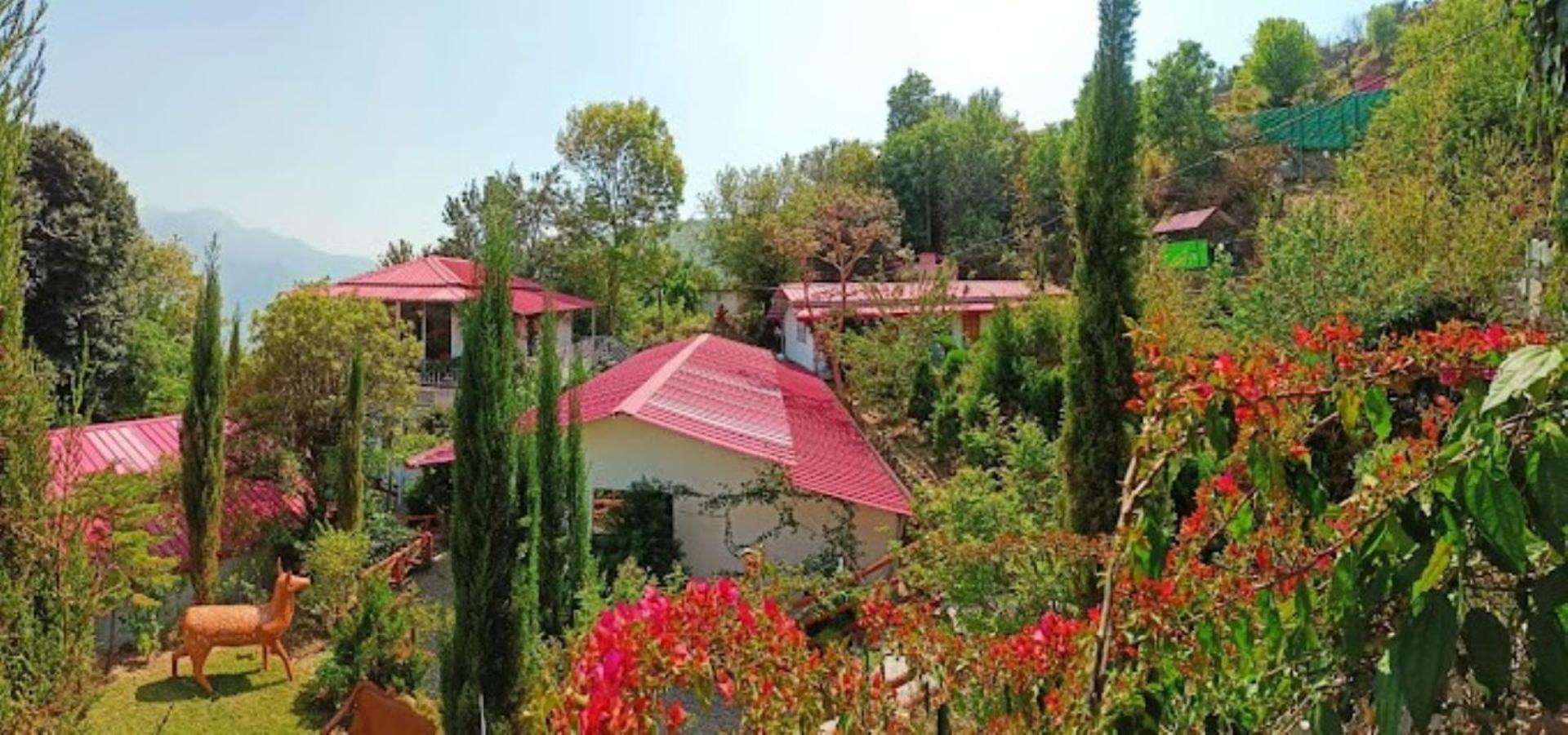 The Village Retreat Resort , Guptkashi Gupta Kāshi Exteriör bild